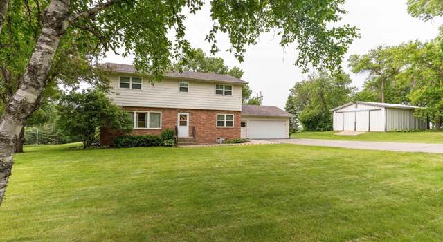 Photo of 524 Woodland Dr, Fergus Falls, MN 56537