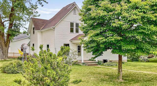 Photo of 231 S Woodworth St, Elmwood, WI 54740