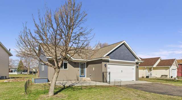 Photo of 929 Savanna Ave, Saint Cloud, MN 56303