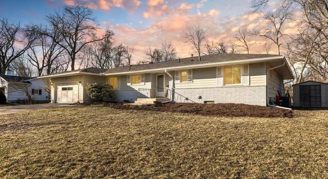 Photo of 7150 Green Valley Rd, Golden Valley, MN 55427