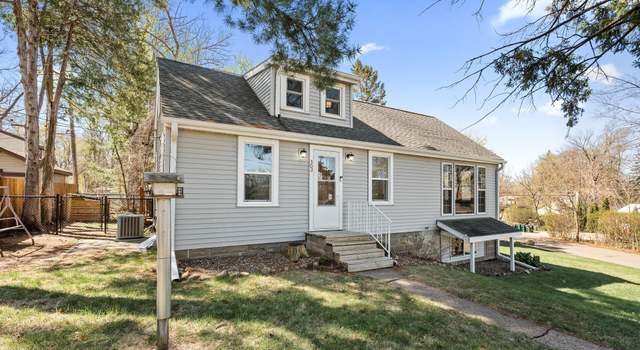 Photo of 303 Sargent Rd, Willernie, MN 55090