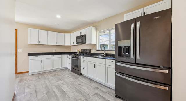 Photo of 1378 Skywood Ln NE, Fridley, MN 55421