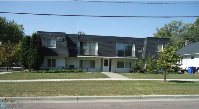 Photo of 702 Oak St N Unit C, Fargo, ND 58102