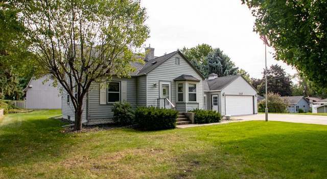 Property at 1513 Long Lake Rd, New Brighton, MN 55112, 3 beds, 2 baths