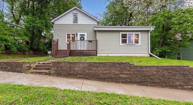 Photo of 513 W Pleasant St, Mankato, MN 56001