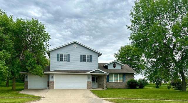 Photo of 1206 Canoga Park Dr, Marshall, MN 56258