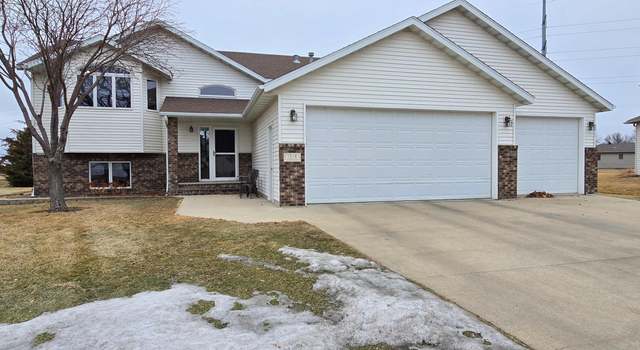 Photo of 1518 Woodridge Ln, Fargo, ND 58078