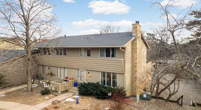 Photo of 105 Windsor Ct, New Brighton, MN 55112