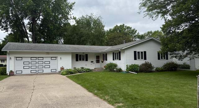 Photo of 111 Donita Ave, Marshall, MN 56258