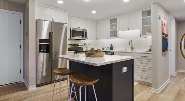 Photo of 4075 W 51st St #302, Edina, MN 55424