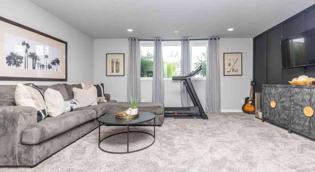 Photo of 1058 Ashley Dr W, West Fargo, ND 58078