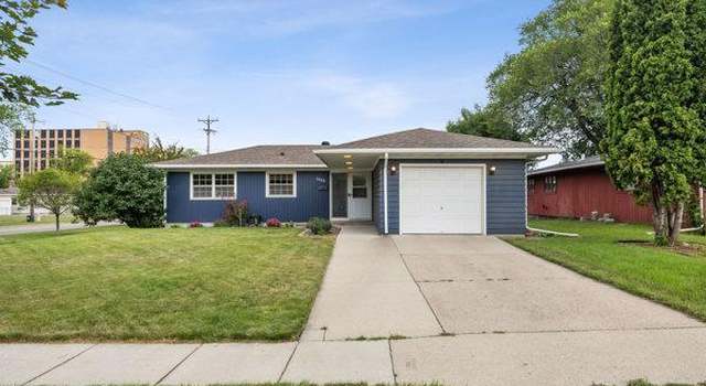 Photo of 1629 10th St S, Fargo, ND 58103