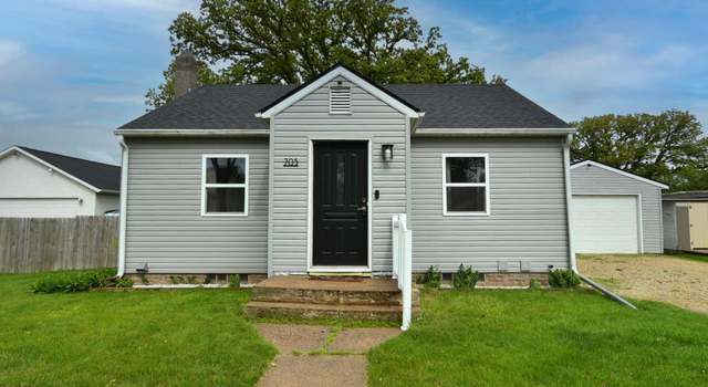 Photo of 705 1st Ave SE, Pine Island, MN 55963