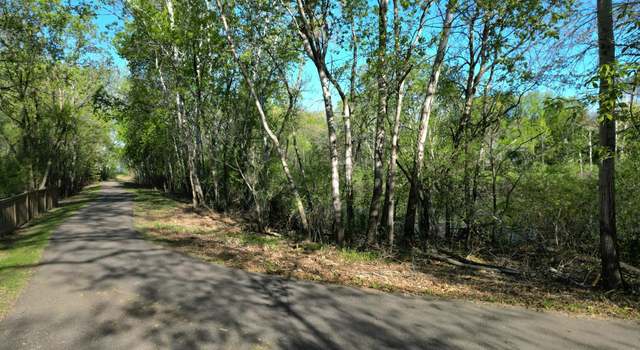 Photo of 2305 Arlington Ave E, Maplewood, MN 55119