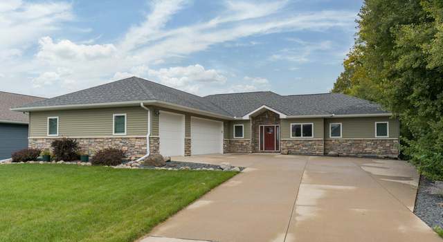 Photo of 300 Muriefield Dr, Mankato, MN 56001