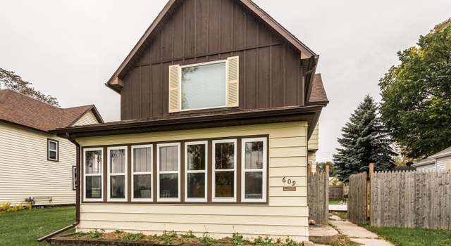 Photo of 609 Pleasant Ave, Crookston, MN 56716
