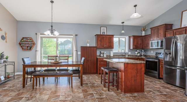Photo of 910 Link Dr SE, Pine City, MN 55063