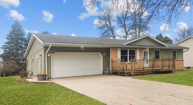 Photo of 602 W River St, Redwood Falls, MN 56283