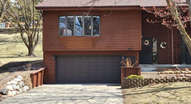 Photo of 1208 Oak Dr, Montevideo, MN 56265