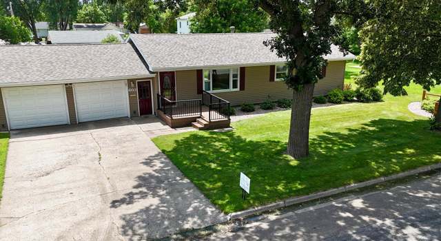 Photo of 603 E Maple Ave, Olivia, MN 56277