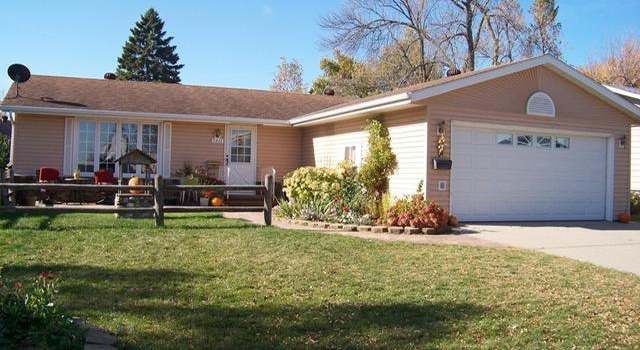 Photo of 1211 Diagonal Rd, Worthington, MN 56187