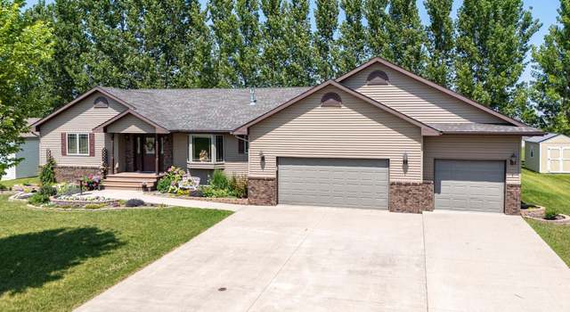 Photo of 521 Spruce Ln, Crookston, MN 56716