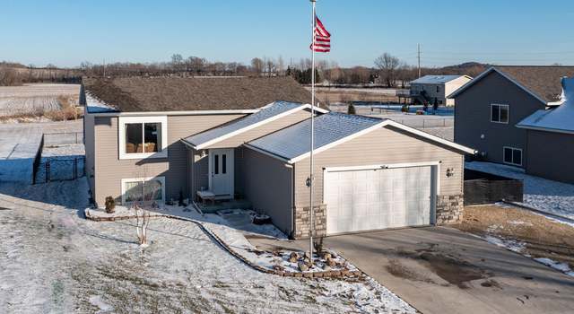 Photo of 10 6th Ave SE, Elgin, MN 55932