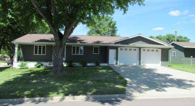 Photo of 206 W 7th St, Adrian, MN 56110