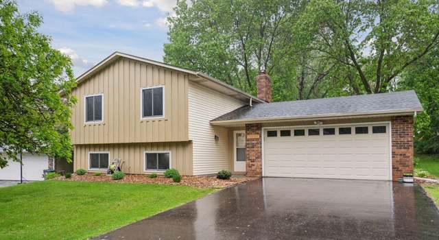 Photo of 12033 Chesholm Ln, Eden Prairie, MN 55347