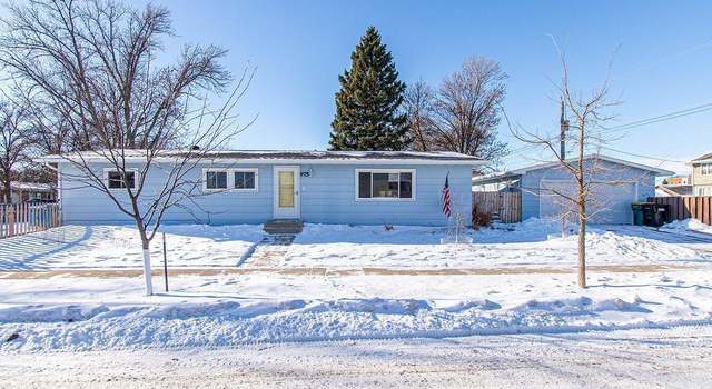 Photo of 975 2nd St W, Fargo, ND 58078