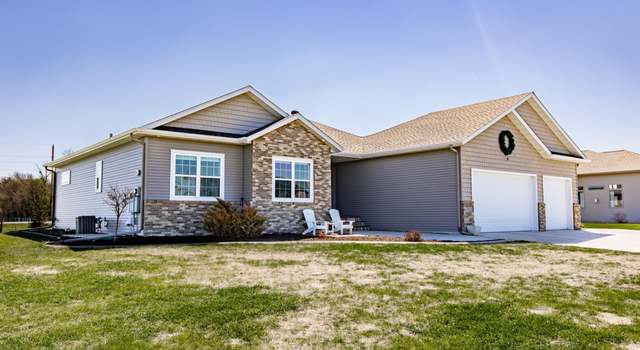 Photo of 702 Mulhollen Dr, Fargo, ND 58042