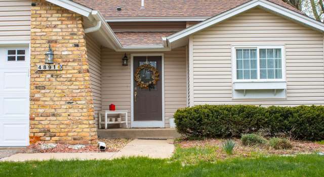 Photo of 4891 Oxford St N, Shoreview, MN 55126
