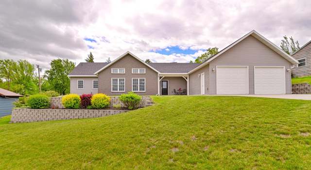 Photo of 205 Russet Ln, Walhalla, ND 58282