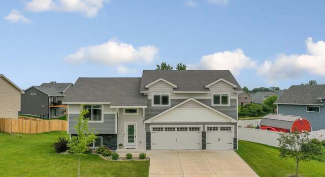 Photo of 1105 Woodland Dr, Howard Lake, MN 55349