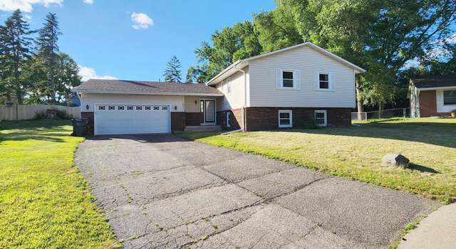 Photo of 2825 Hilltop Ct, Saint Paul, MN 55109