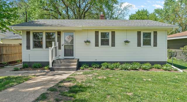 Photo of 816 5th St S, Stillwater, MN 55082