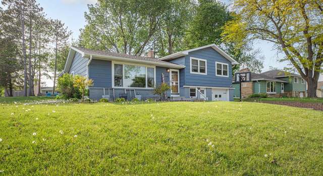 Photo of 410 N Brown St, Winthrop, MN 55396