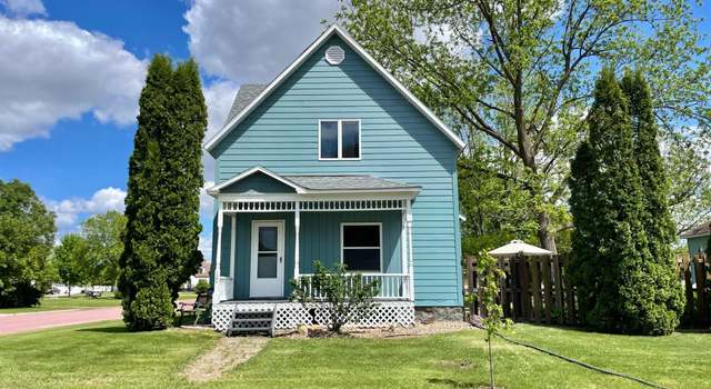 Photo of 120 Prairie St N, Comfrey, MN 56019