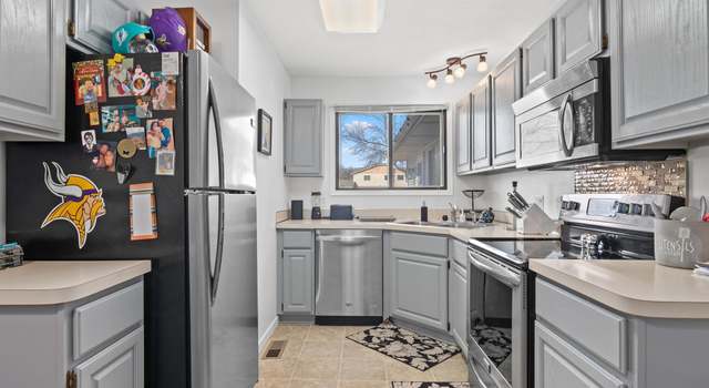 Photo of 8505 S Pond Trl, Champlin, MN 55316