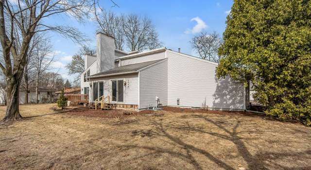Photo of 3044 18th St NW, New Brighton, MN 55112