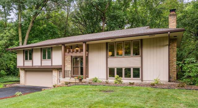 Photo of 801 Woodview Dr, Burnsville, MN 55337