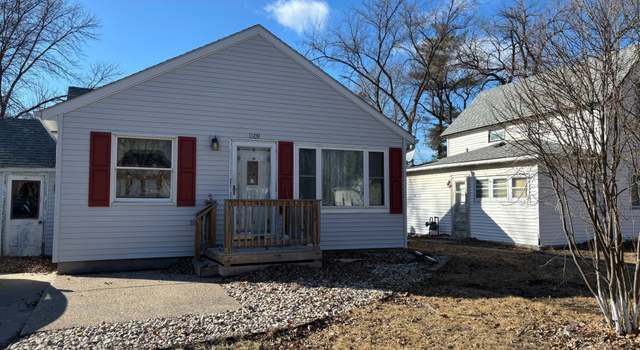 Photo of 1109 14th St, Clarkfield, MN 56223