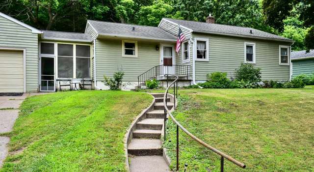 Photo of 1327 Lakeview Ave, Winona, MN 55987