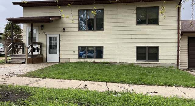 Photo of 310 8th St, Windom, MN 56101