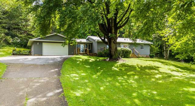 Photo of 443 Valley View Rd, Roberts, WI 54023