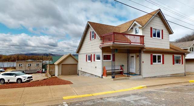 Photo of 9 N Hill St, Fountain City, WI 54629