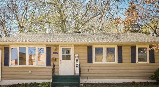 Photo of 211 Beech St, Chaska, MN 55318
