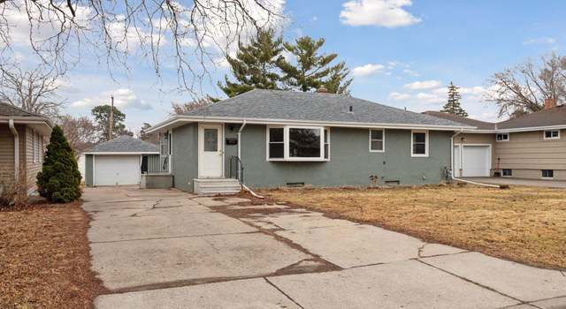 Photo of 820 21st Ave N, South Saint Paul, MN 55075