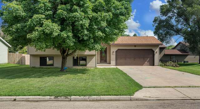 Photo of 1936 Greenwood Dr, Owatonna, MN 55060