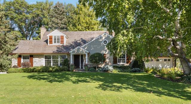 Photo of 4606 Lakeview Dr, Edina, MN 55424